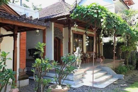 Puri Asih Hotel Seminyak  Bagian luar foto